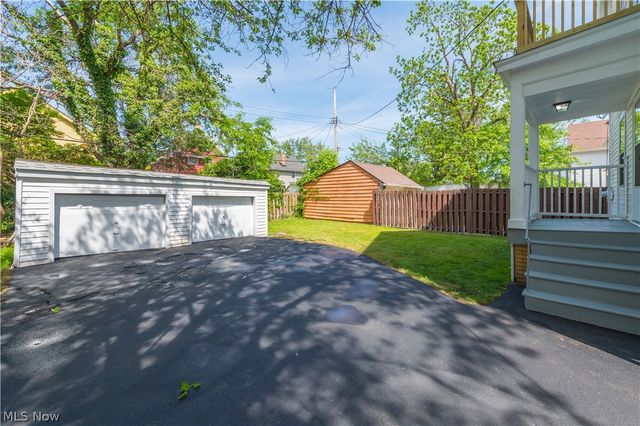 1296 Cook Avenue, Lakewood, OH 44107