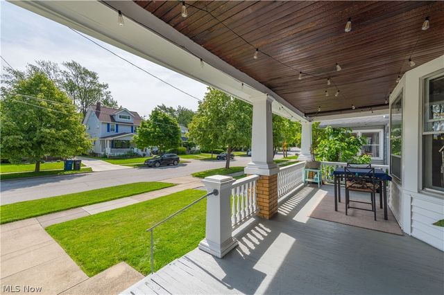 1296 Cook Avenue, Lakewood, OH 44107