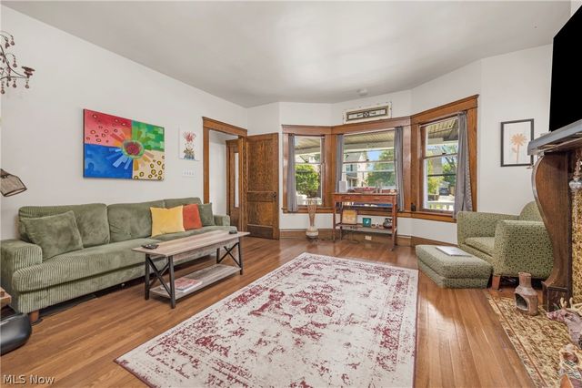 1296 Cook Avenue, Lakewood, OH 44107