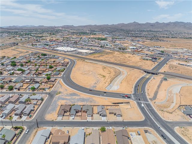 3299 Kenwood Avenue, Kingman, AZ 86401