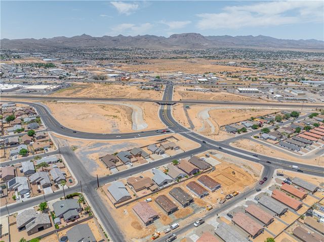 3299 Kenwood Avenue, Kingman, AZ 86401