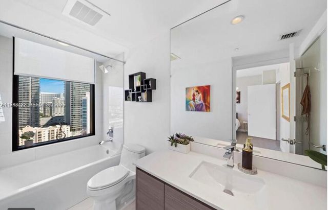 460 NE 28th St 2001, Miami, FL 33137