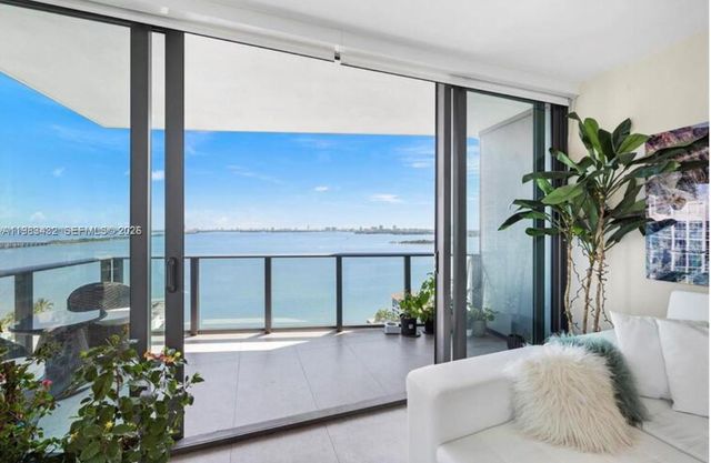 460 NE 28th St 2001, Miami, FL 33137