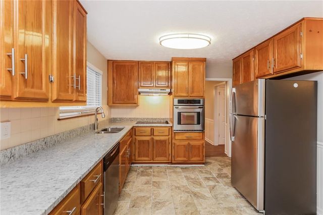 592 Cricket Hill Trail, Lawrenceville, GA 30044