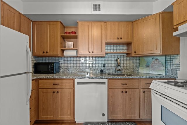 4625 Fifth Ave 206, Oakland, PA 15213