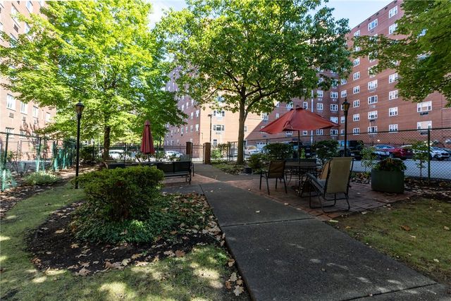 4625 Fifth Ave 206, Oakland, PA 15213