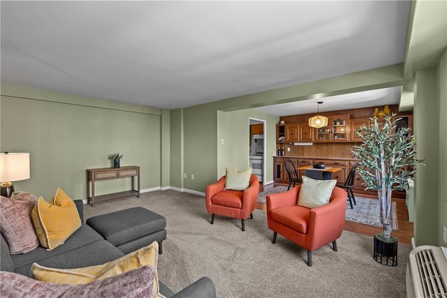 4625 Fifth Ave 206, Oakland, PA 15213
