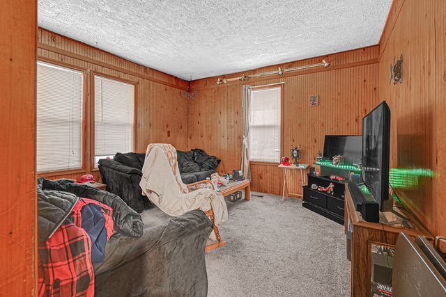 205 Blackstone Street, Thornton, IL 60476