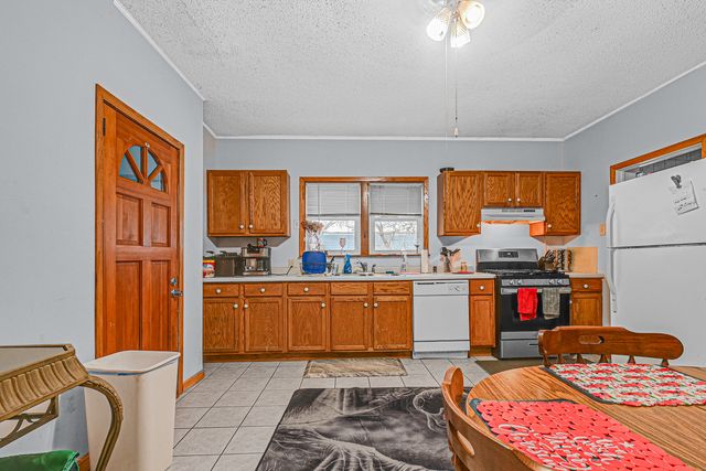 205 Blackstone Street, Thornton, IL 60476