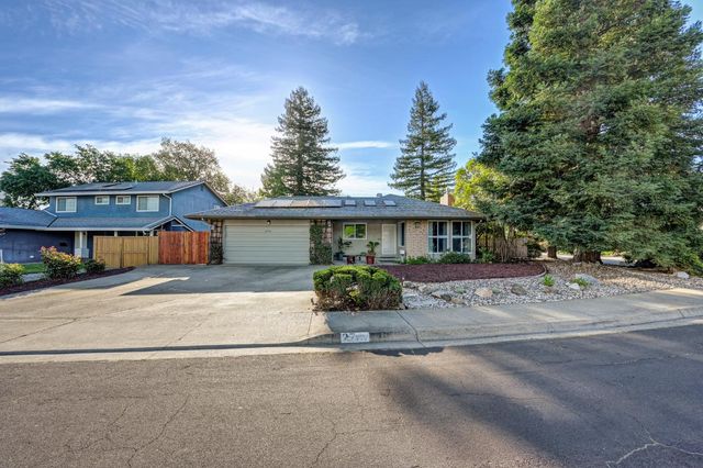 2700 Lassen Way, Rocklin, CA 95677