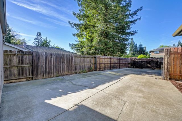 2700 Lassen Way, Rocklin, CA 95677