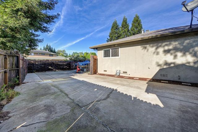 2700 Lassen Way, Rocklin, CA 95677