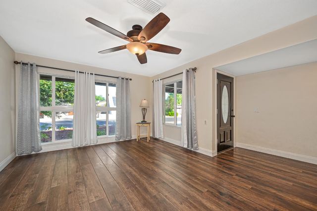 2700 Lassen Way, Rocklin, CA 95677