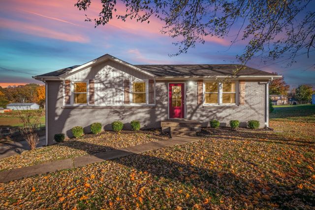 2809 Sparrow Dr, Clarksville, TN 37040