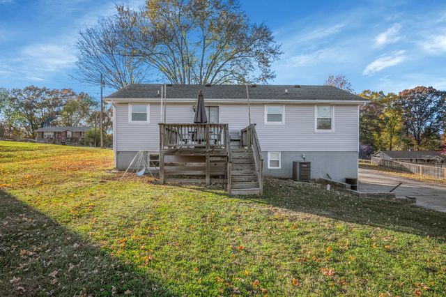 2809 Sparrow Dr, Clarksville, TN 37040