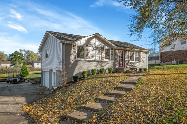 2809 Sparrow Dr, Clarksville, TN 37040