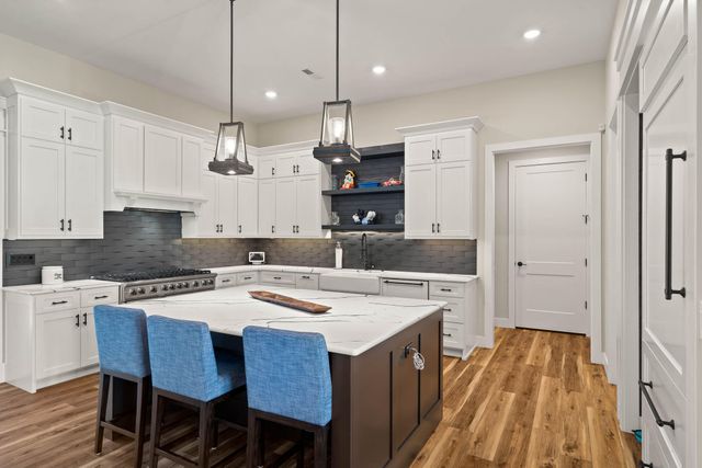 9060 E HIGHWAY AB, Columbia, MO 65201