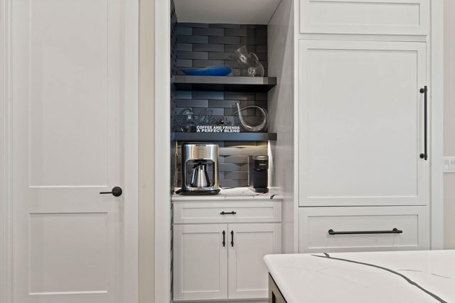 9060 E HIGHWAY AB, Columbia, MO 65201