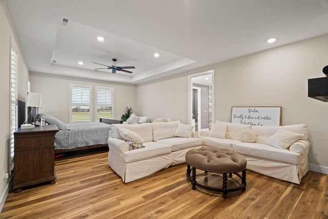 9060 E HIGHWAY AB, Columbia, MO 65201