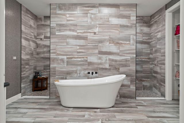 9060 E HIGHWAY AB, Columbia, MO 65201