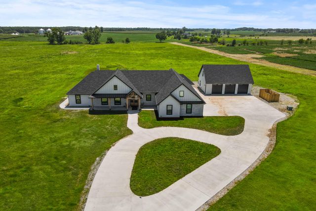 9060 E HIGHWAY AB, Columbia, MO 65201