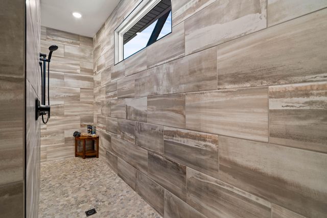 9060 E HIGHWAY AB, Columbia, MO 65201