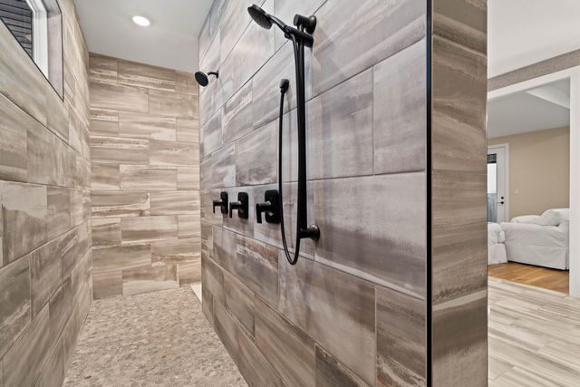 9060 E HIGHWAY AB, Columbia, MO 65201