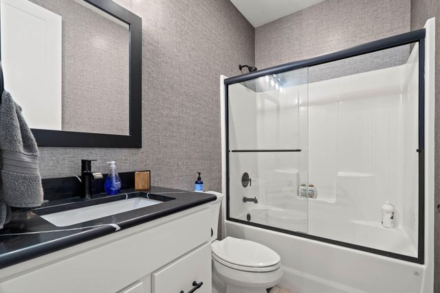 9060 E HIGHWAY AB, Columbia, MO 65201