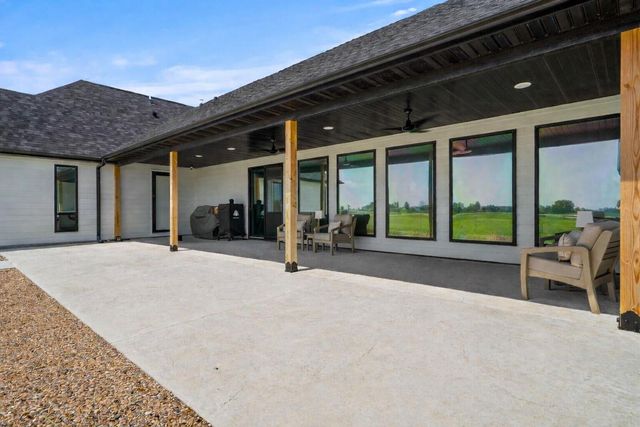 9060 E HIGHWAY AB, Columbia, MO 65201