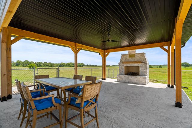 9060 E HIGHWAY AB, Columbia, MO 65201