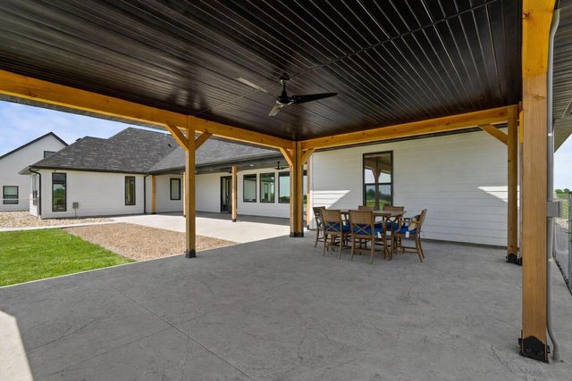 9060 E HIGHWAY AB, Columbia, MO 65201