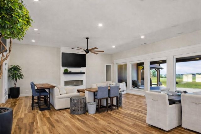 9060 E HIGHWAY AB, Columbia, MO 65201