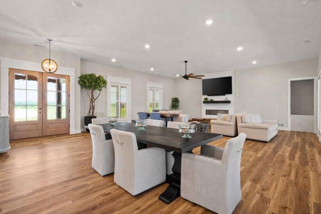 9060 E HIGHWAY AB, Columbia, MO 65201