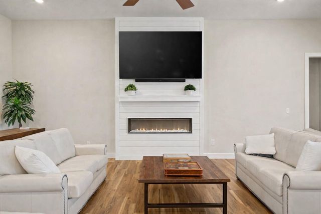 9060 E HIGHWAY AB, Columbia, MO 65201