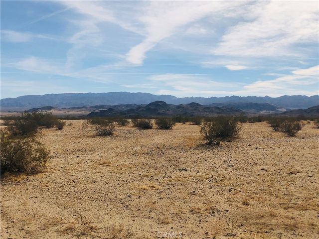 2 Fascination Avenue, Joshua Tree, CA 92252