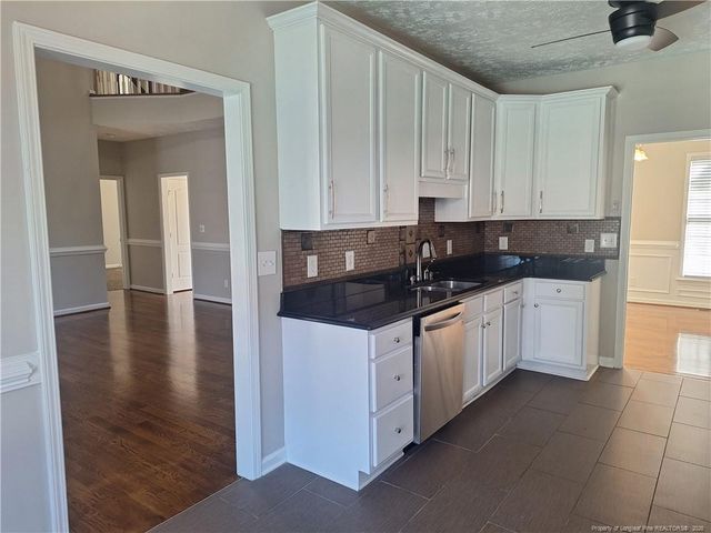 512 Dunblane Way, Fayetteville, NC 28311