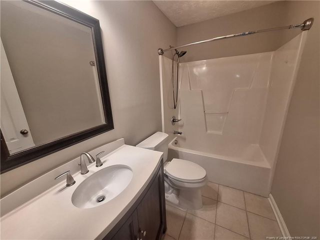 512 Dunblane Way, Fayetteville, NC 28311