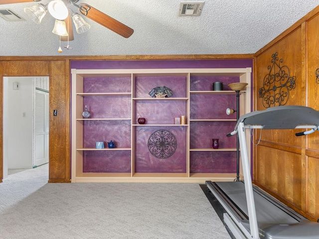 1710 Longhorn Avenue, Bay City, TX 77414