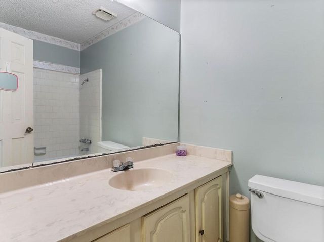 1710 Longhorn Avenue, Bay City, TX 77414