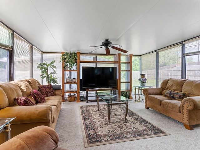 1710 Longhorn Avenue, Bay City, TX 77414