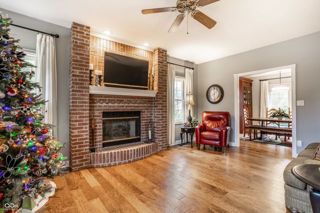 2119 Scarlet Oak Drive, Avon, IN 46123