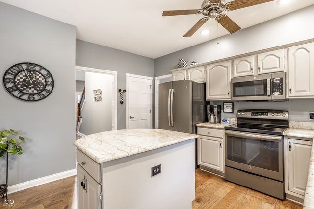 2119 Scarlet Oak Drive, Avon, IN 46123