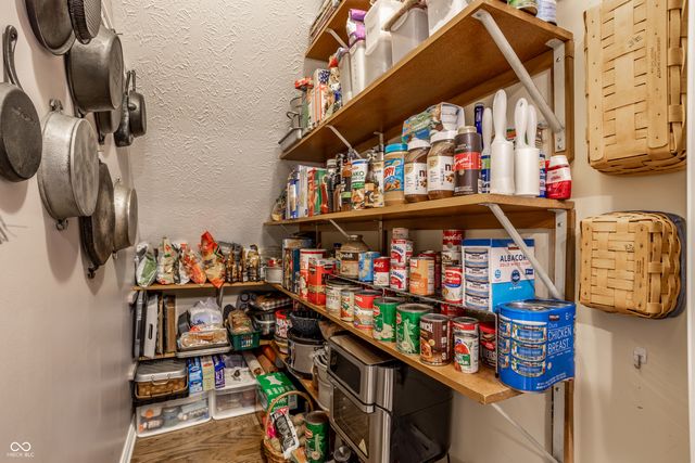 2119 Scarlet Oak Drive, Avon, IN 46123