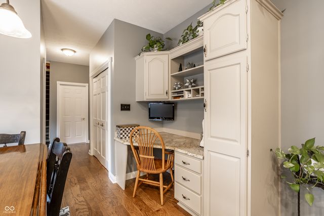 2119 Scarlet Oak Drive, Avon, IN 46123