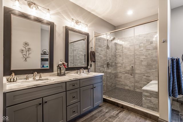 2119 Scarlet Oak Drive, Avon, IN 46123