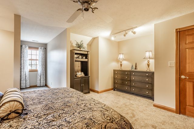 2119 Scarlet Oak Drive, Avon, IN 46123