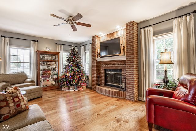 2119 Scarlet Oak Drive, Avon, IN 46123