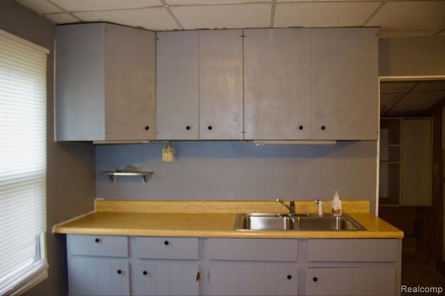 2960 Glenbroke Street, Keego Harbor, MI 48320