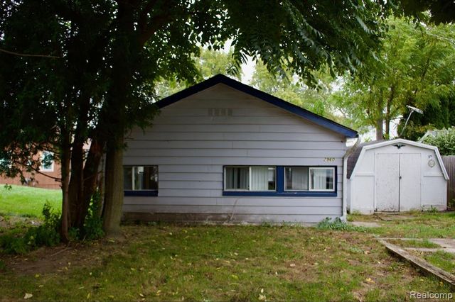 2960 Glenbroke Street, Keego Harbor, MI 48320