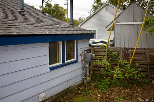 2960 Glenbroke Street, Keego Harbor, MI 48320